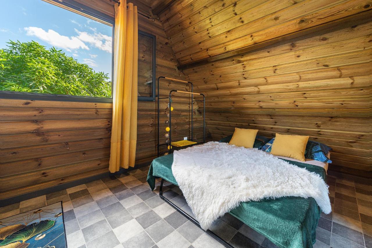 Charmant Chalet Avec Jacuzzi, L'Ile O Vert سانت فيليب المظهر الخارجي الصورة
