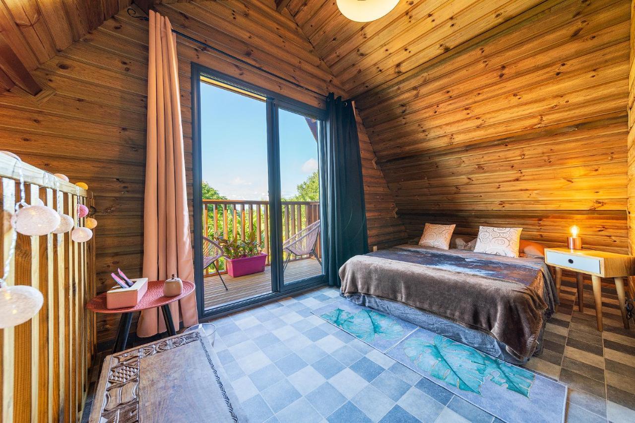 Charmant Chalet Avec Jacuzzi, L'Ile O Vert سانت فيليب المظهر الخارجي الصورة