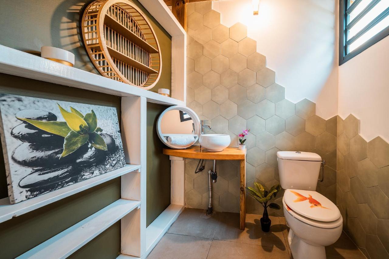 Charmant Chalet Avec Jacuzzi, L'Ile O Vert سانت فيليب المظهر الخارجي الصورة