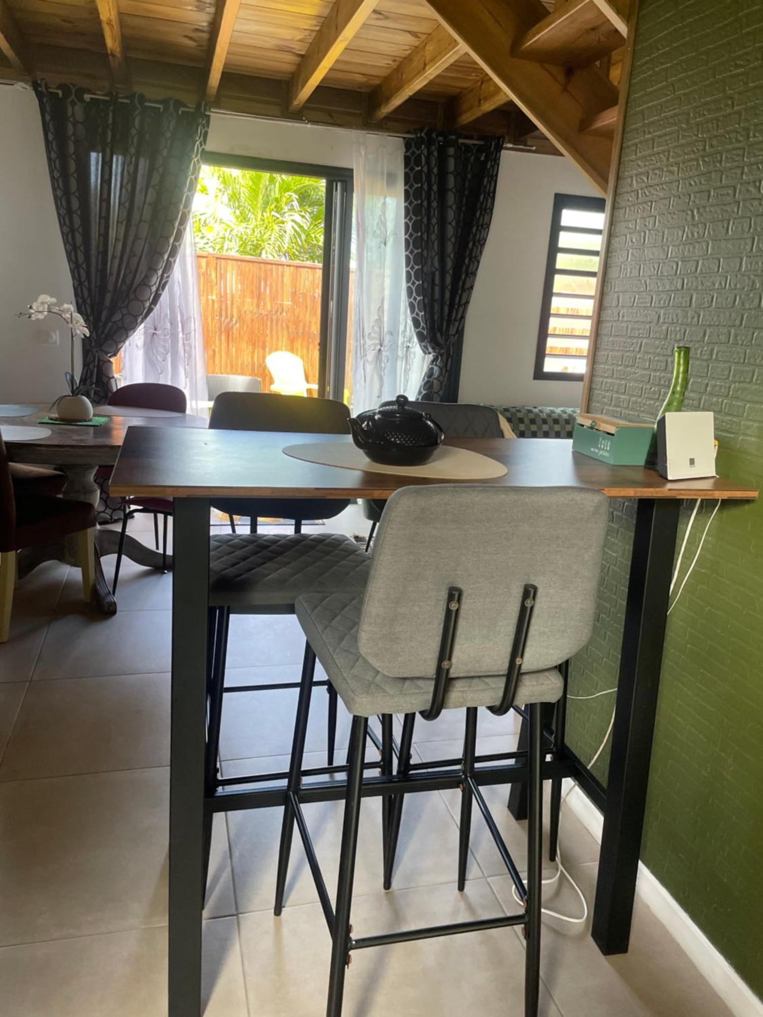 Charmant Chalet Avec Jacuzzi, L'Ile O Vert سانت فيليب المظهر الخارجي الصورة